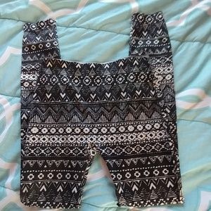 No Boundaries Leggings NWOT